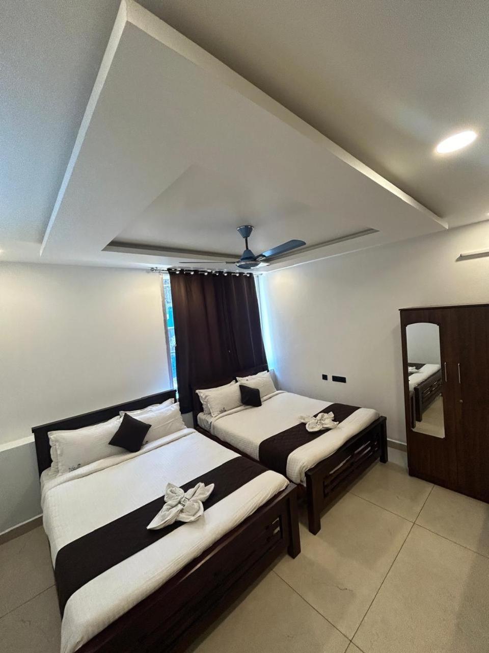 The Ocean Grand Hotel Puducherry Buitenkant foto