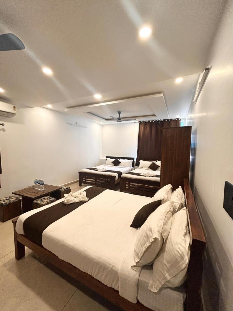 The Ocean Grand Hotel Puducherry Buitenkant foto