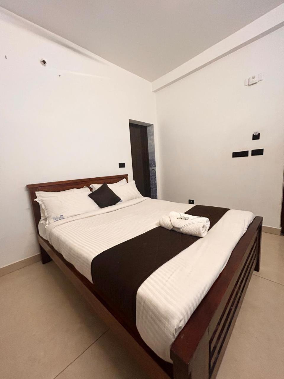 The Ocean Grand Hotel Puducherry Buitenkant foto