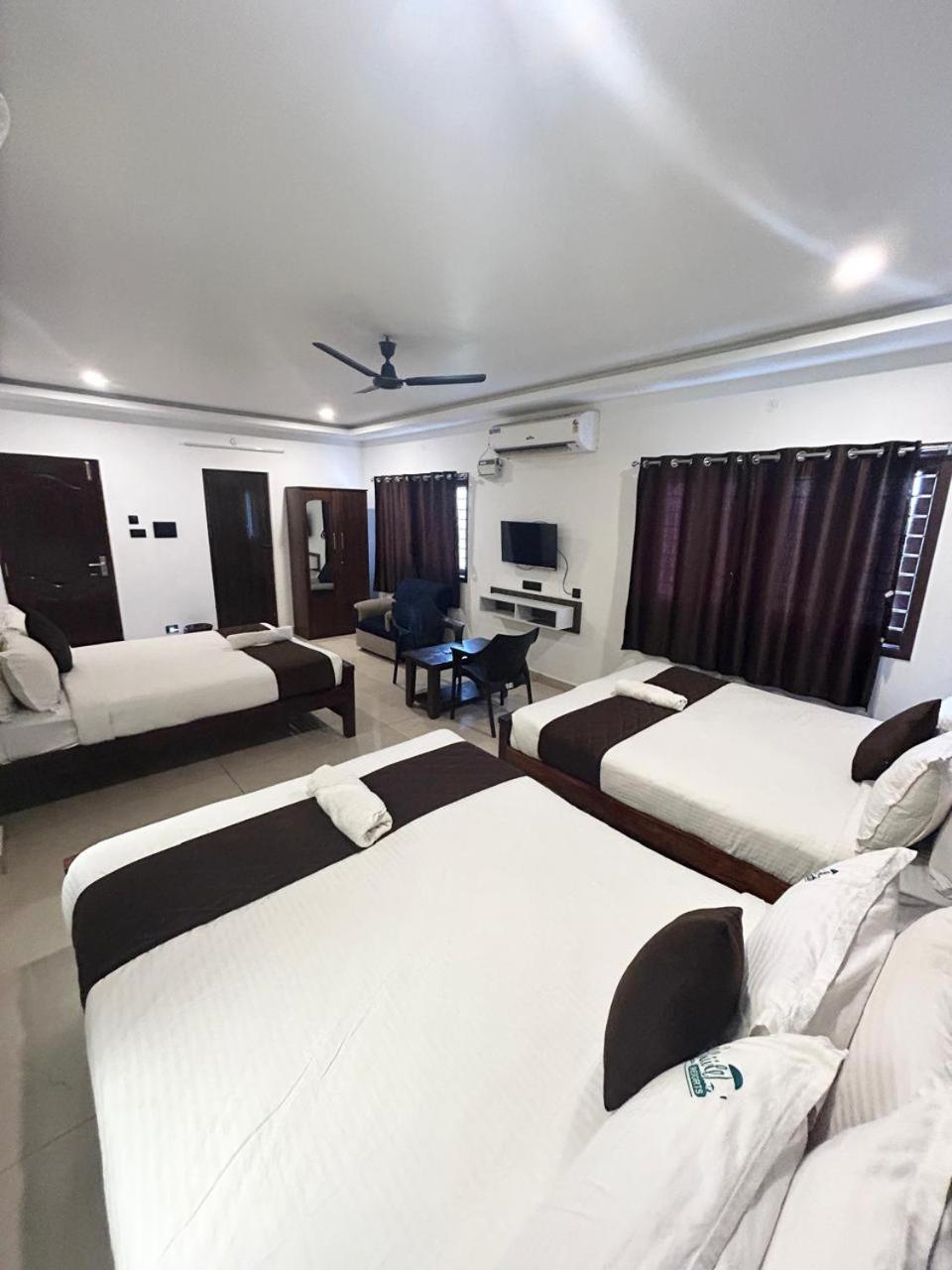 The Ocean Grand Hotel Puducherry Buitenkant foto