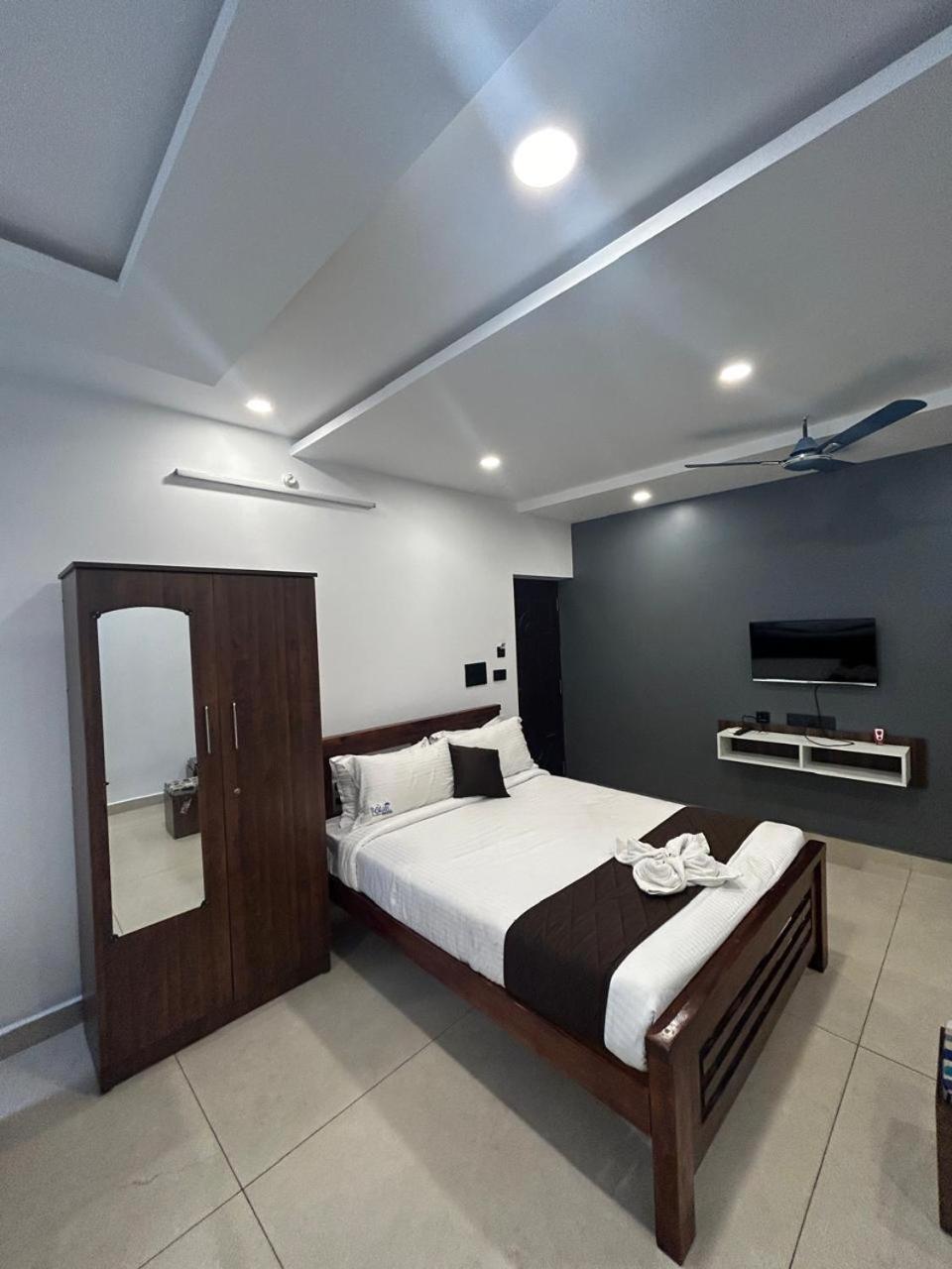 The Ocean Grand Hotel Puducherry Buitenkant foto