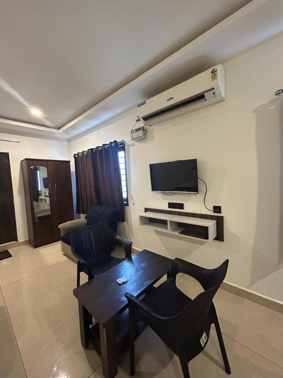 The Ocean Grand Hotel Puducherry Buitenkant foto