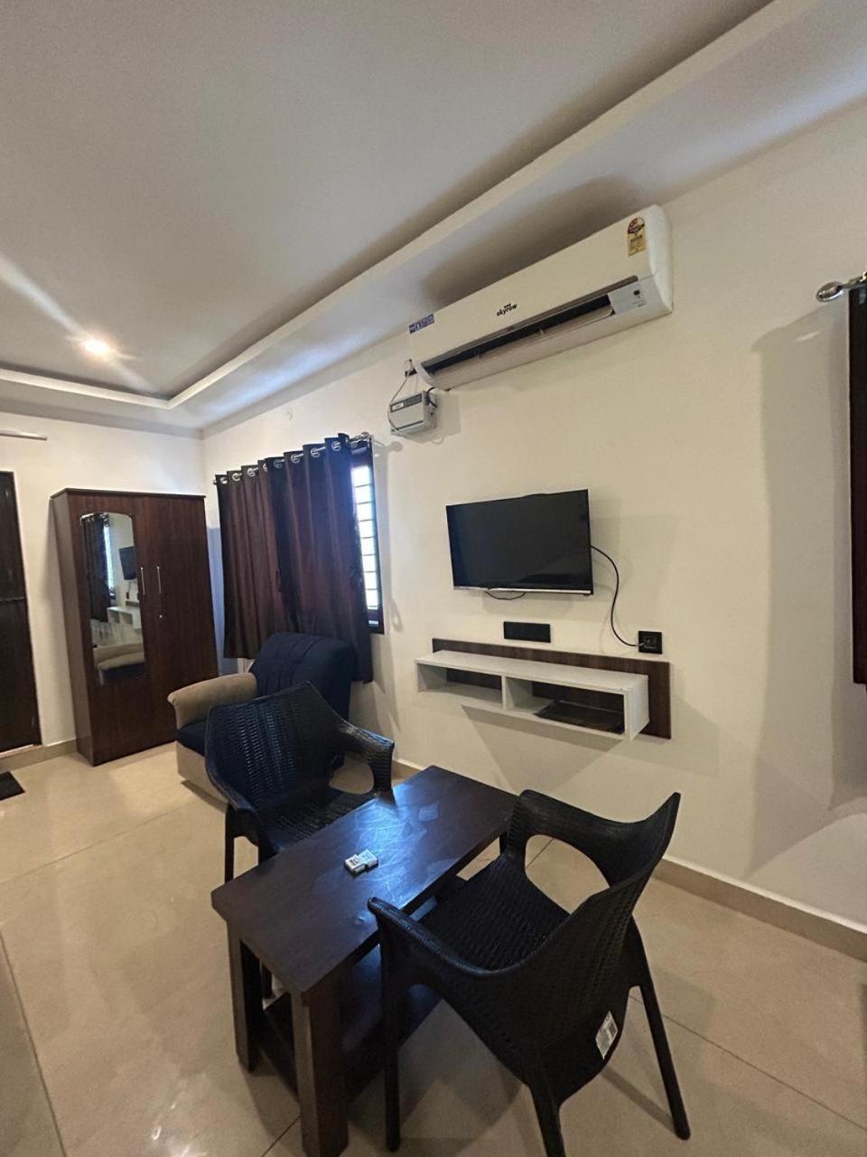 The Ocean Grand Hotel Puducherry Buitenkant foto