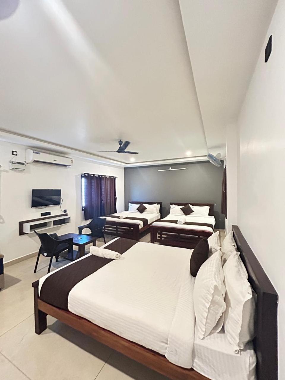 The Ocean Grand Hotel Puducherry Buitenkant foto