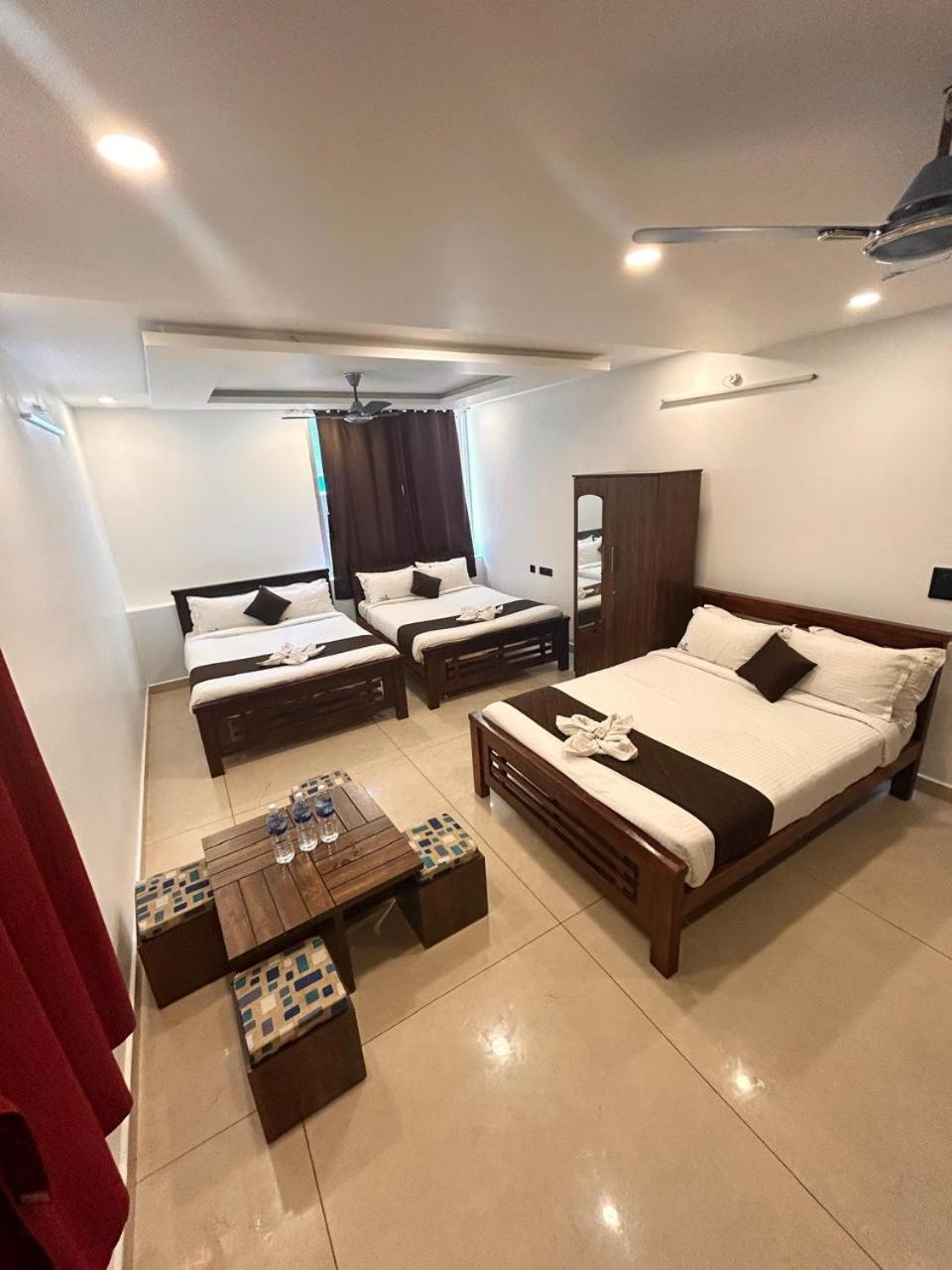 The Ocean Grand Hotel Puducherry Buitenkant foto